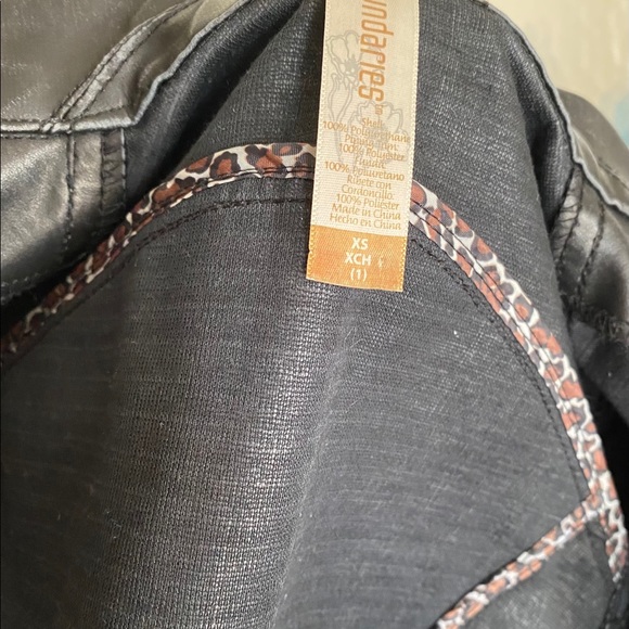 Leather Jacket - Picture 4 of 4